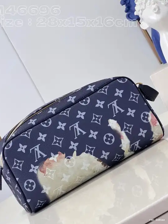 Cheap TOILET POUCH VUITTON LOUIS KIT DOPP 0504